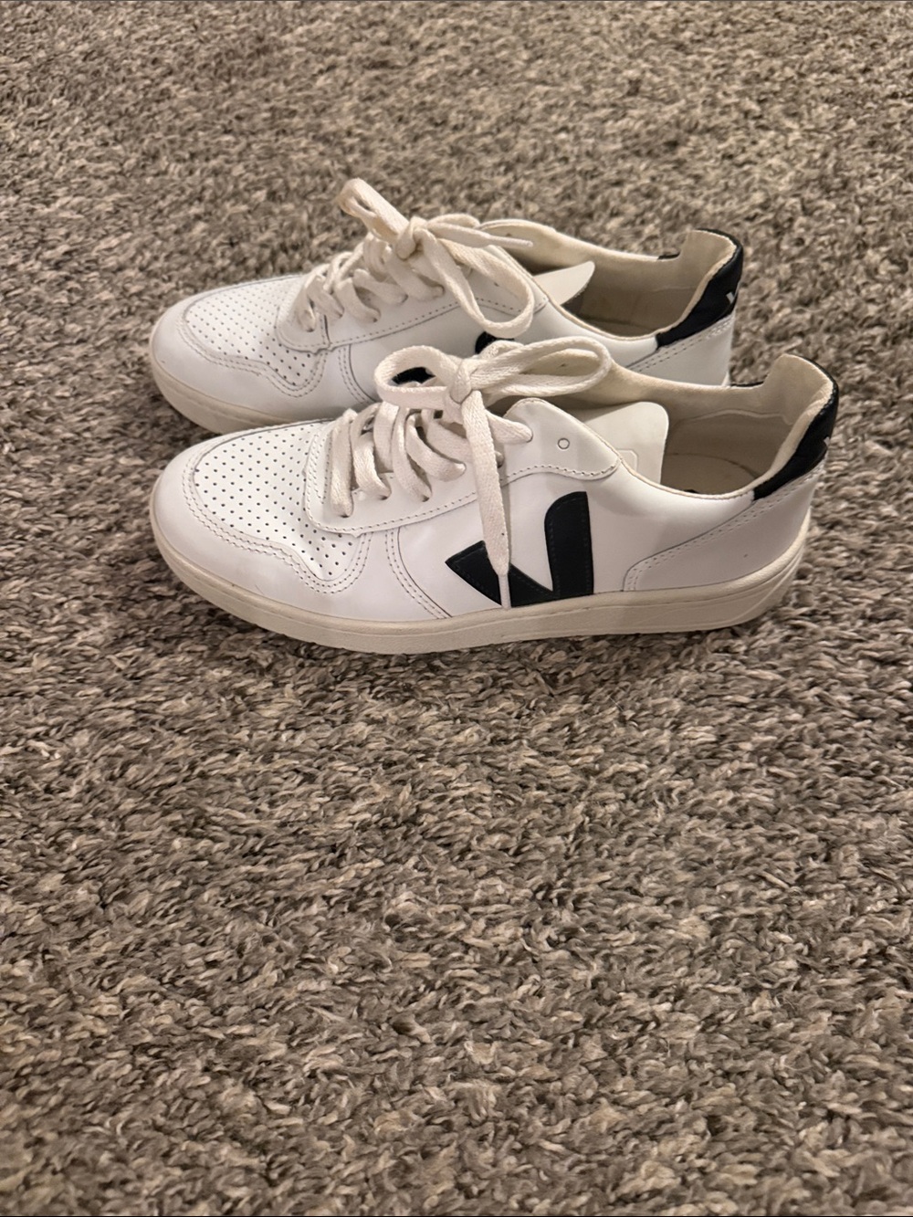 Women’s Veja Esplar Sneakers SZ 6